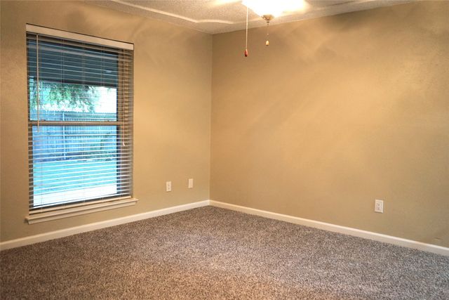 2504 Avonhill Drive, Arlington, TX 76015