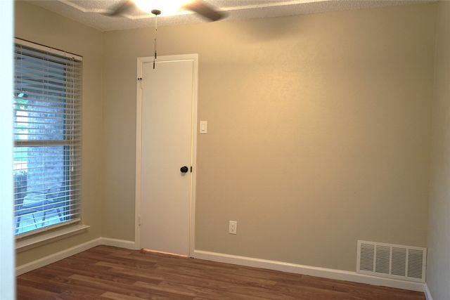2504 Avonhill Drive, Arlington, TX 76015