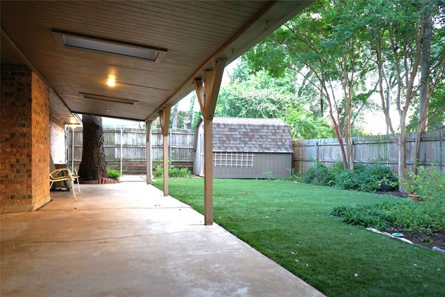 2504 Avonhill Drive, Arlington, TX 76015