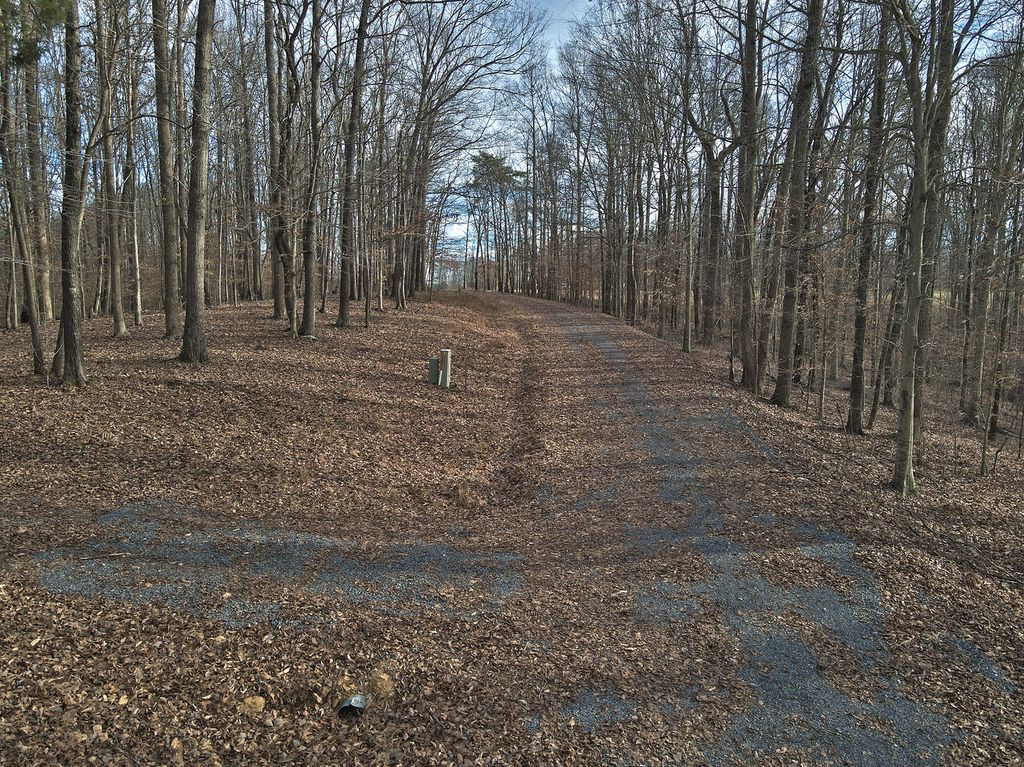 27 Piper Road, Russell Springs, KY 42642