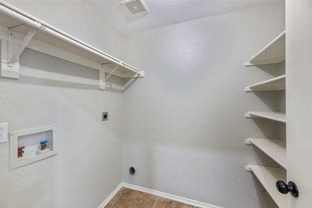 10905 Fawn Valley Drive, Fort Worth, TX 76140