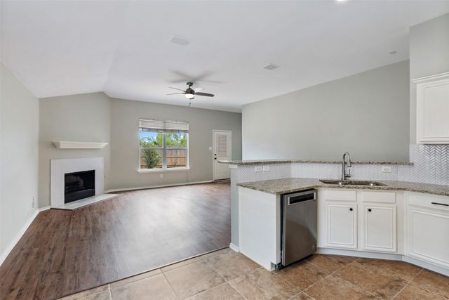 10905 Fawn Valley Drive, Fort Worth, TX 76140