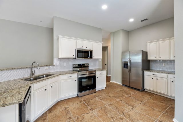 10905 Fawn Valley Drive, Fort Worth, TX 76140