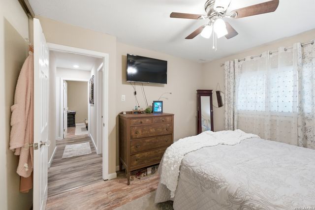 9746 Hidden Swan, San Antonio, TX 78250