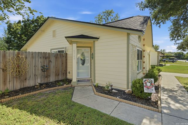 9746 Hidden Swan, San Antonio, TX 78250