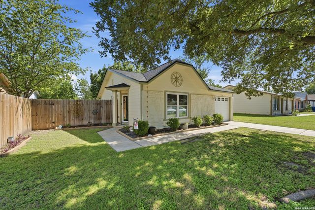 9746 Hidden Swan, San Antonio, TX 78250