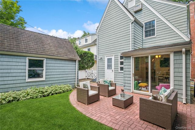 17 Kensington Road, Garden City, NY 11530