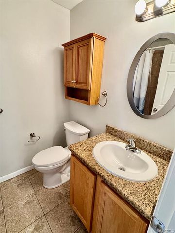 45678 Kennedy Avenue, Utica, MI 48315