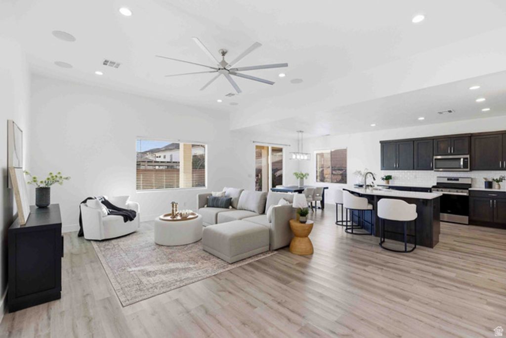 Image 2 of property listing at 1925 W 180 N, Hurricane, UT 84737