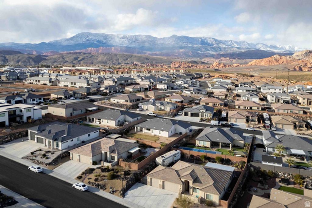 Image 4 of property listing at 1925 W 180 N, Hurricane, UT 84737