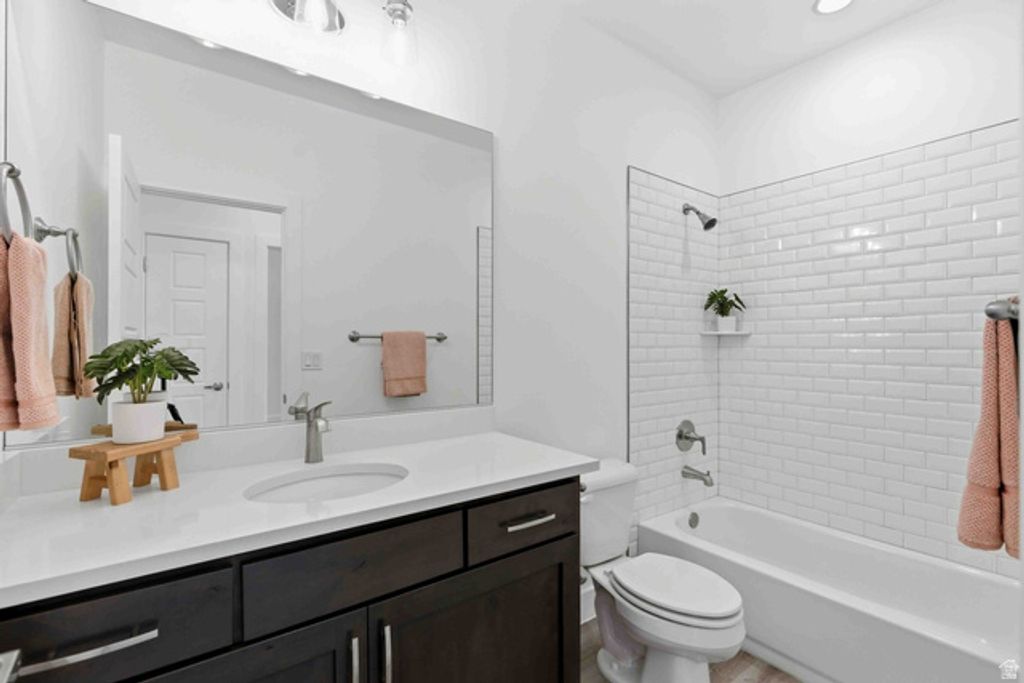 Image 43 of property listing at 1925 W 180 N, Hurricane, UT 84737