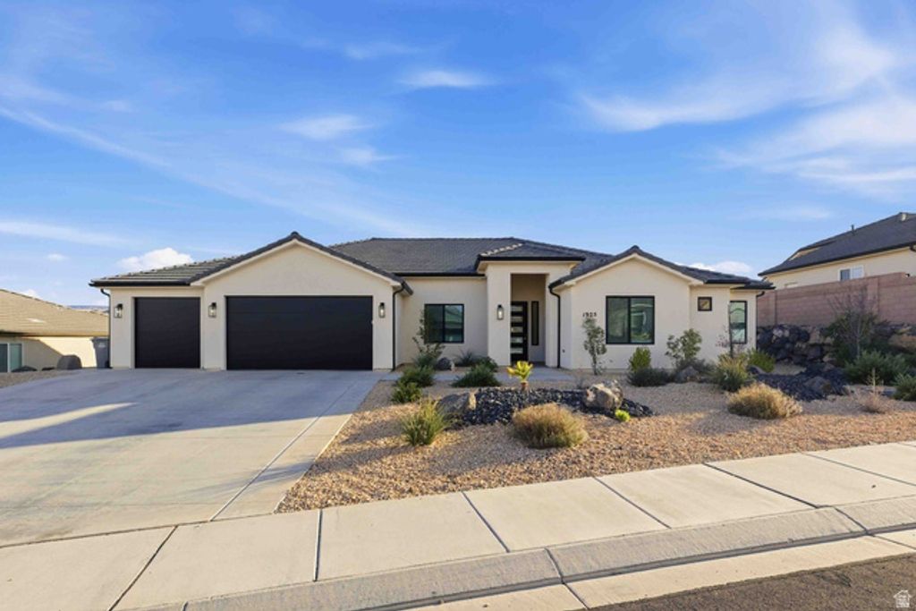Image 6 of property listing at 1925 W 180 N, Hurricane, UT 84737