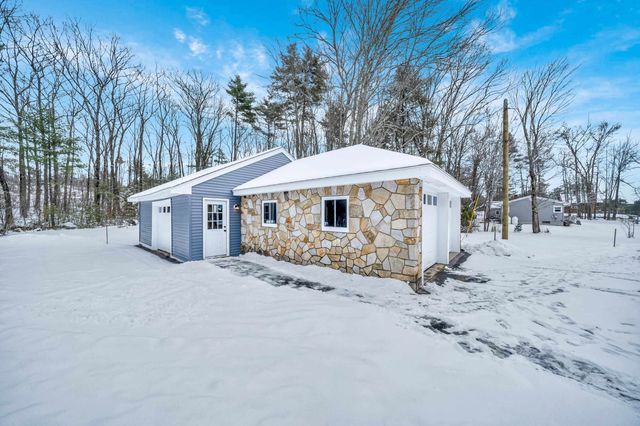 315 Hackett Hill Road, Hooksett, NH 03106