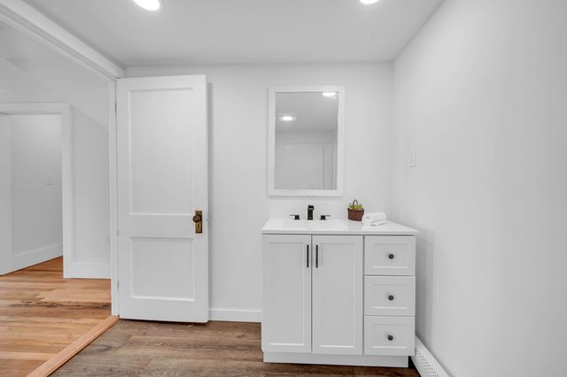 315 Hackett Hill Road, Hooksett, NH 03106