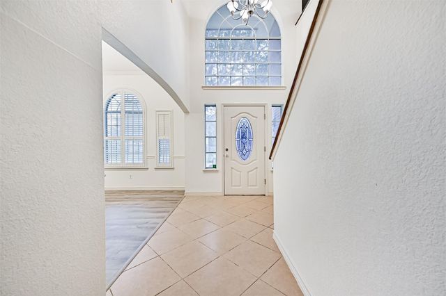 914 Chase Creek Circle, Bacliff, TX 77518