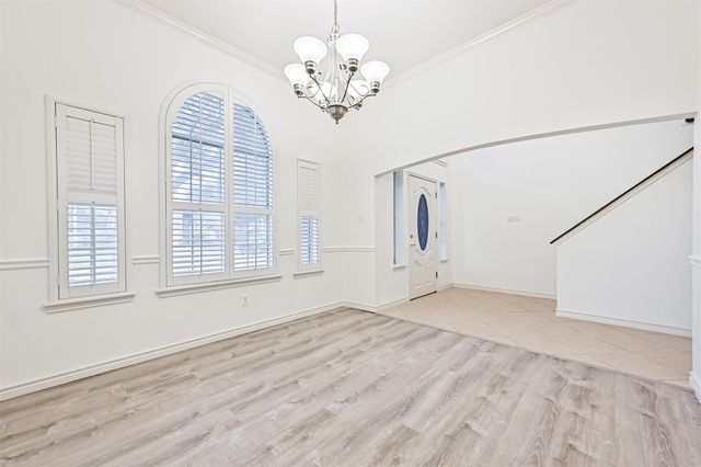914 Chase Creek Circle, Bacliff, TX 77518