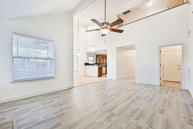 914 Chase Creek Circle, Bacliff, TX 77518