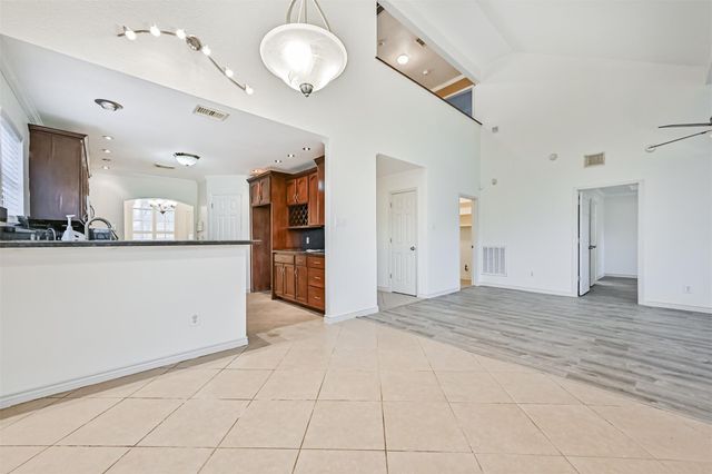914 Chase Creek Circle, Bacliff, TX 77518