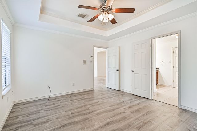 914 Chase Creek Circle, Bacliff, TX 77518