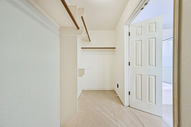 914 Chase Creek Circle, Bacliff, TX 77518