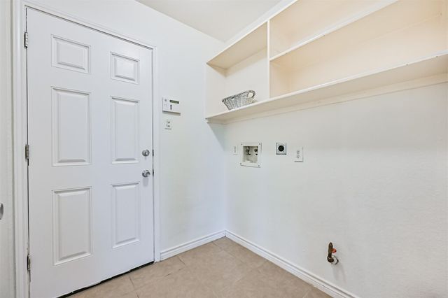 914 Chase Creek Circle, Bacliff, TX 77518