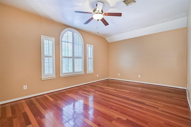 914 Chase Creek Circle, Bacliff, TX 77518