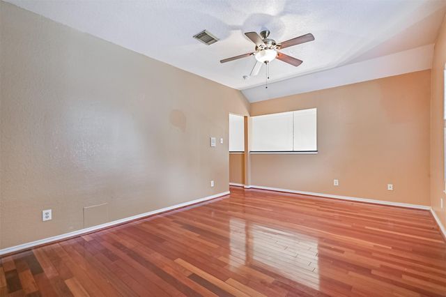 914 Chase Creek Circle, Bacliff, TX 77518