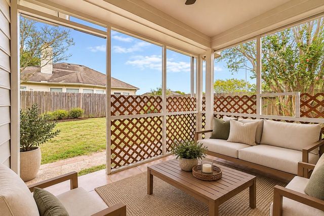 914 Chase Creek Circle, Bacliff, TX 77518
