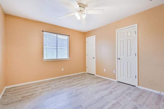 914 Chase Creek Circle, Bacliff, TX 77518