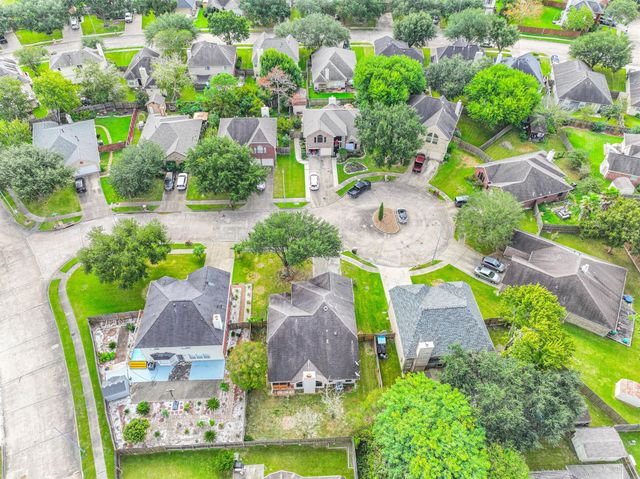 914 Chase Creek Circle, Bacliff, TX 77518