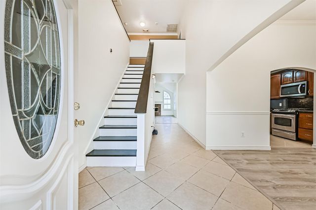 914 Chase Creek Circle, Bacliff, TX 77518