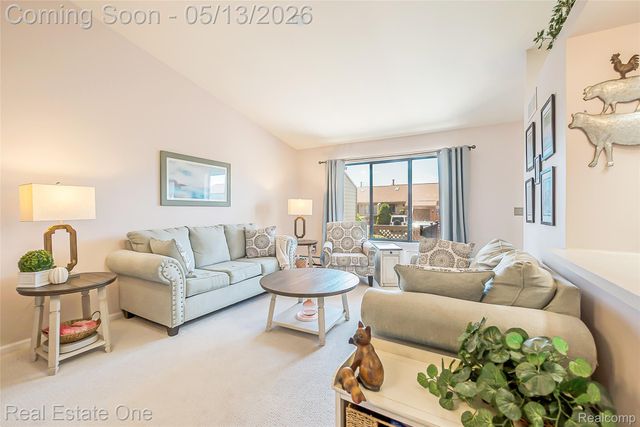 61962 YORKTOWN Drive 2, South Lyon, MI 48178