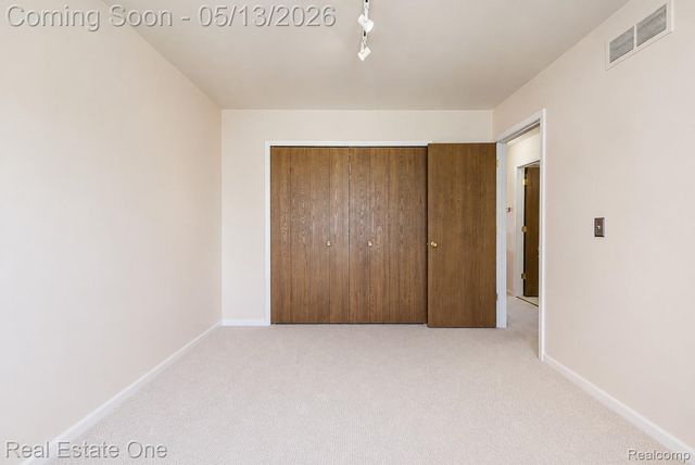 61962 YORKTOWN Drive 2, South Lyon, MI 48178