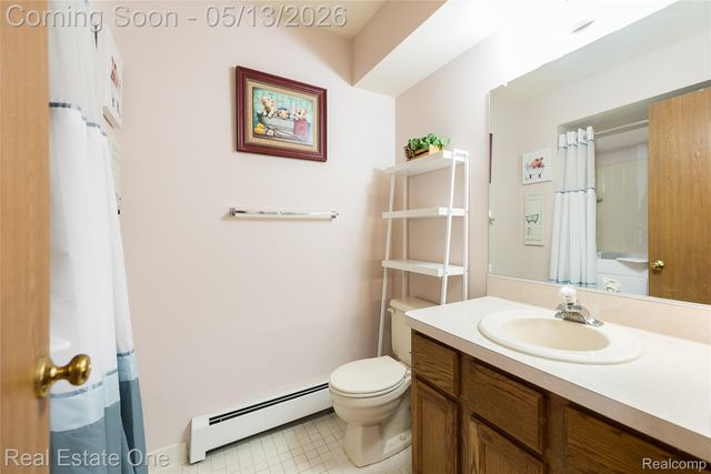 61962 YORKTOWN Drive 2, South Lyon, MI 48178