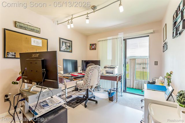 61962 YORKTOWN Drive 2, South Lyon, MI 48178