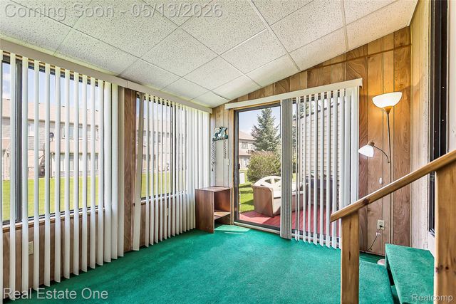 61962 YORKTOWN Drive 2, South Lyon, MI 48178