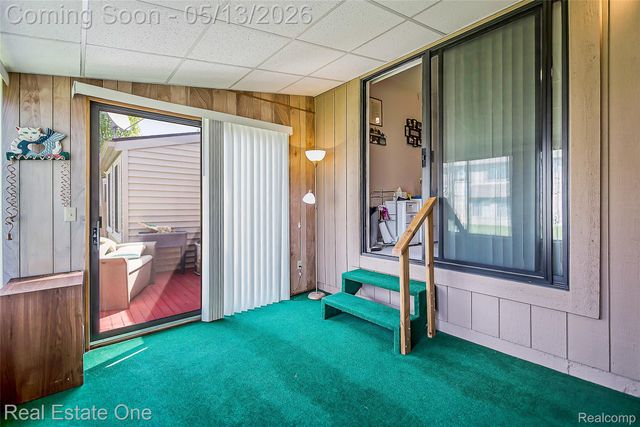 61962 YORKTOWN Drive 2, South Lyon, MI 48178