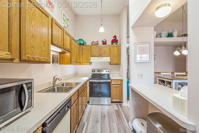 61962 YORKTOWN Drive 2, South Lyon, MI 48178