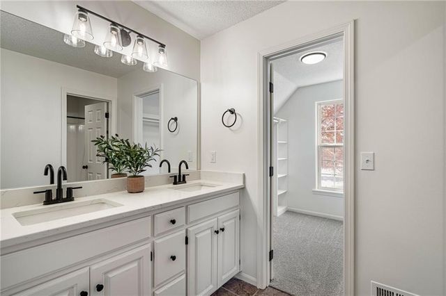 16203 W 157 Terrace, Olathe, KS 66062