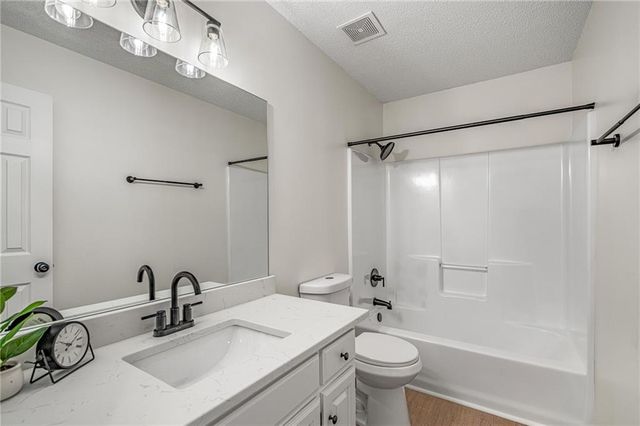 16203 W 157 Terrace, Olathe, KS 66062