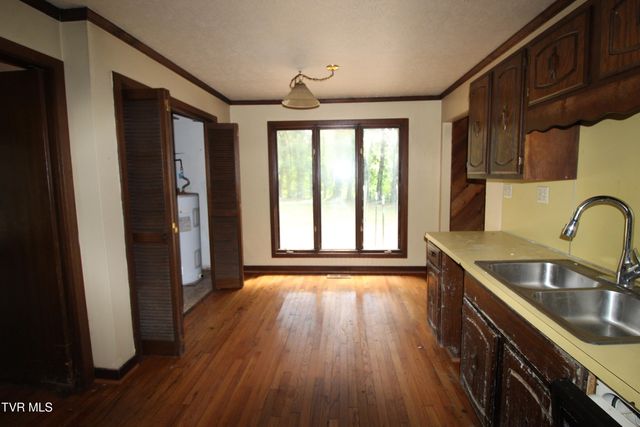 2016 Arlington Drive, Kingsport, TN 37663