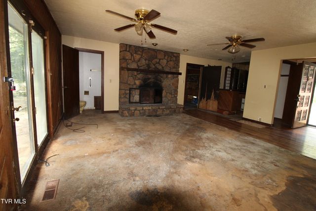 2016 Arlington Drive, Kingsport, TN 37663