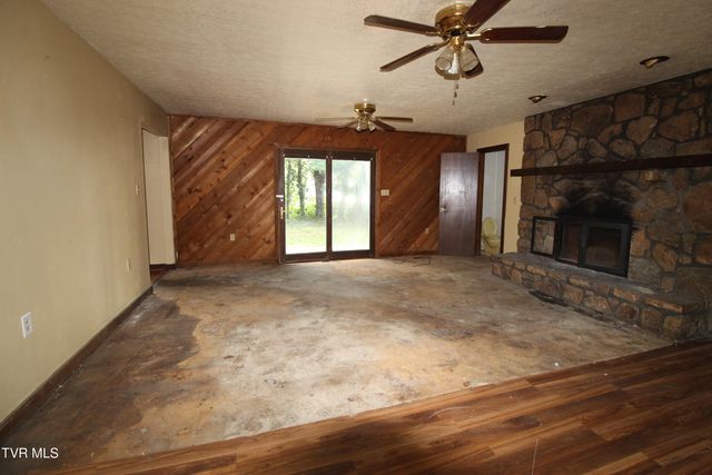 2016 Arlington Drive, Kingsport, TN 37663