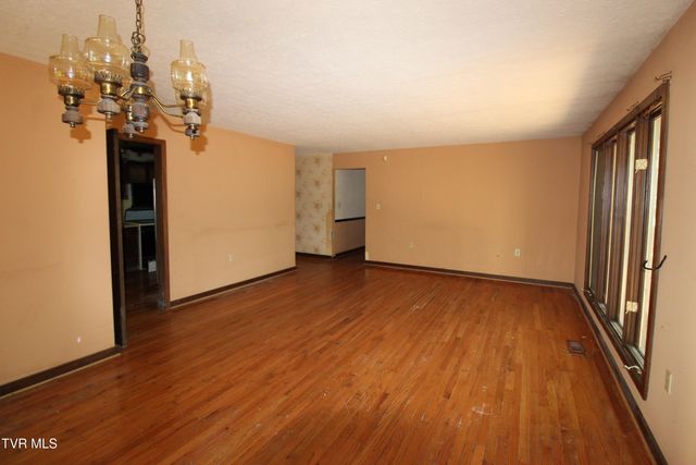 2016 Arlington Drive, Kingsport, TN 37663