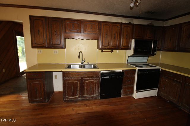 2016 Arlington Drive, Kingsport, TN 37663