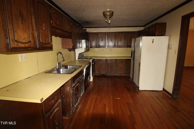 2016 Arlington Drive, Kingsport, TN 37663
