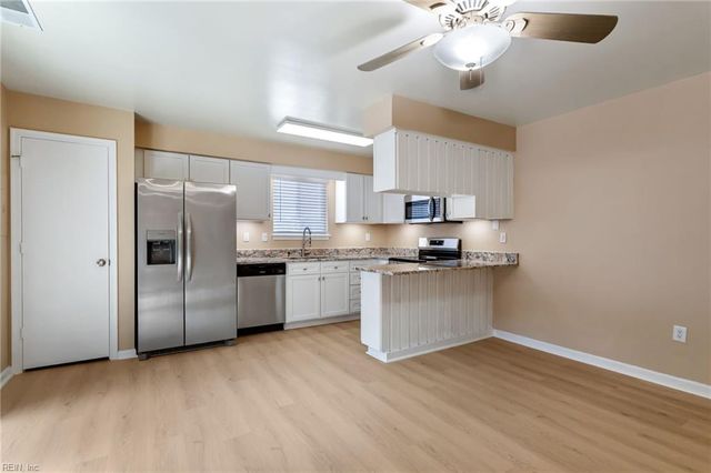648 Ocean Lakes DR, Virginia Beach, VA 23454