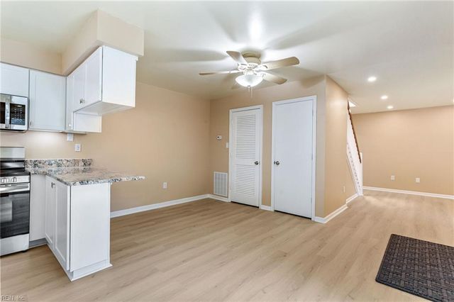 648 Ocean Lakes DR, Virginia Beach, VA 23454