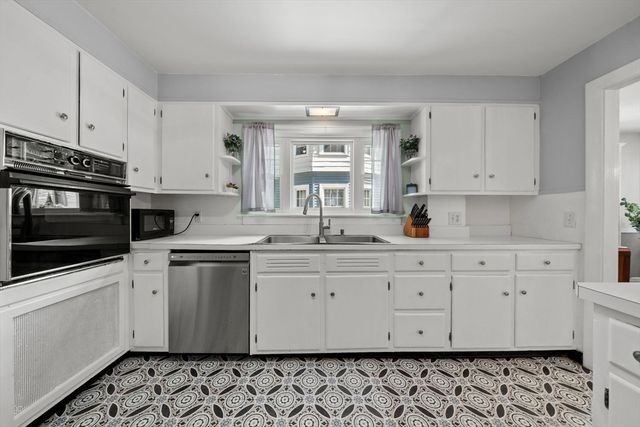 19 Broadway, Lynn, MA 01904