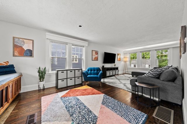 19 Broadway, Lynn, MA 01904